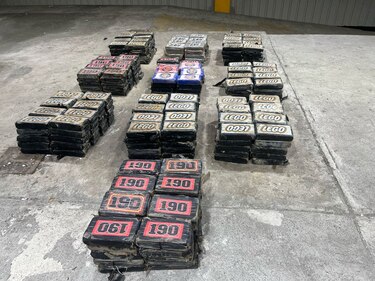 Decomisan 400 paquetes de presunta droga en puerto del Atlántico
