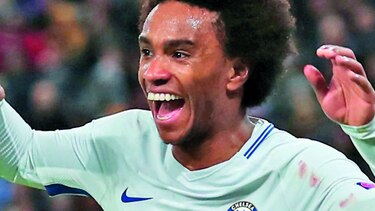 Willian se robó los aplausos en Chelsea