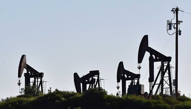 Petróleo WTI supera temores de recesión y cierra con alza de 2%