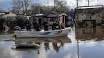 Tres muertos y 20 mil evacuados por inundaciones; Gobierno duplica ayuda