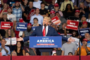 Trump entra con fuerza en la campaña legislativa: ‘No seré silenciado’