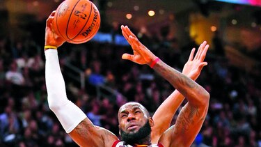 Los Cavs triunfan sobre los Bucks