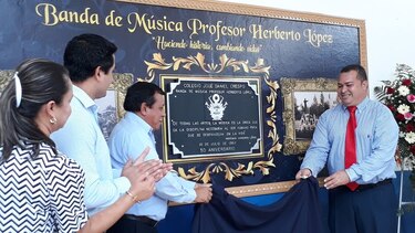 Banda musical del José Daniel Crespo se prepara para participar en el desfile de las rosas 2018