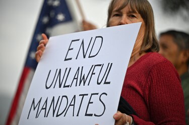 La mayoría de los empleados en Estados Unidos debe estar vacunada antes del 4 de enero