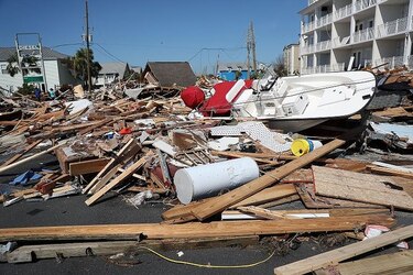 Tormenta Michael continúa su paso tras devastar el noroeste de Florida