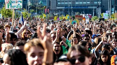 Greta Thunberg lidera multitudinaria manifestación por el clima en Montreal