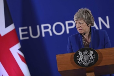 Theresa May gana tiempo, pero el caos del 'brexit' persiste