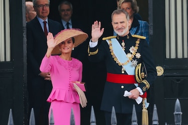‘Dios salve al rey’ Carlos III