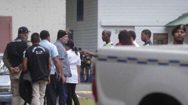 Garuz es conducido a una diligencia judicial por incidente con comunicadores