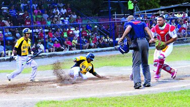 Sigue la serie regular del béisbol
