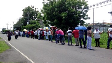 Falta de dosis de AstraZeneca genera molestias en un plantel educativo en Aguadulce