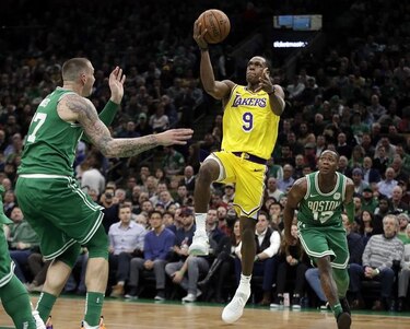Rondo salva a los Lakers ante los Celtics