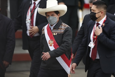 Congreso archiva denuncia contra presidente y vicepresidenta de Perú