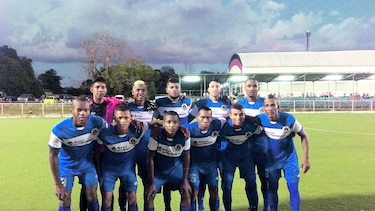 Centenario eliminó al Árabe