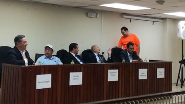 Primer debate de cinco aspirantes presidenciales independientes
