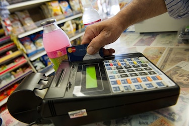Aumentan impagos entre los consumidores estadounidenses