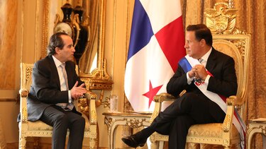 Embajadores de Italia, Israel, Países Bajos, Perú y Canadá presentan credenciales ante Varela