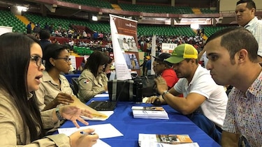 100 empresas ofertan vacantes en la Arena Roberto Durán