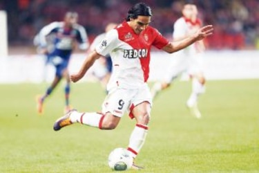 Mónaco y PSG iguales en la punta