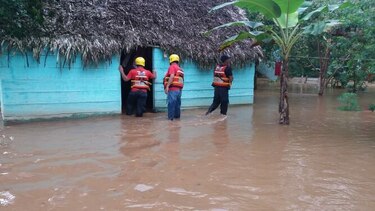 Inundaciones en El Cacao tras crecida de río