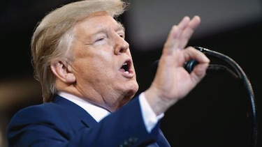 Trump quiere que el denunciante del caso ucraniano testifique