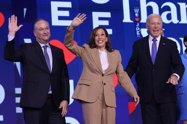 Biden entrega la antorcha a Harris: ‘Amo este trabajo, pero amo más a mi país’
