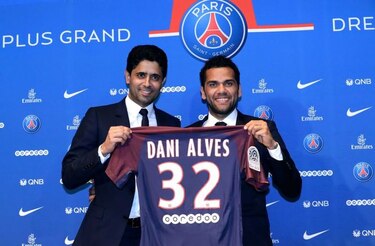 Dani Alves se une al París Saint-Germain