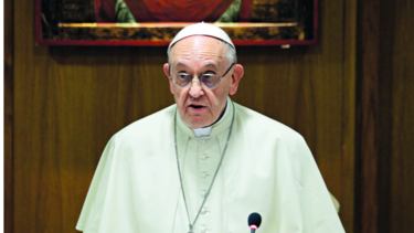 Vaticano deja de vender cigarrillos
