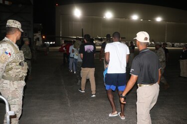 Panamá deporta y expulsa a más de 700 extranjeros en este año 2023