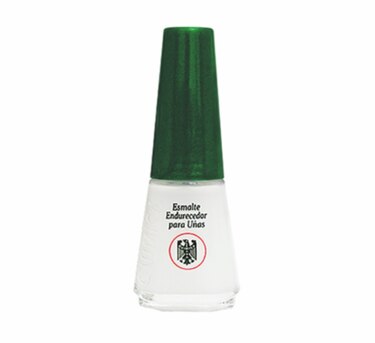 Esmalte de uñas, en la mira por químico cancerígeno 