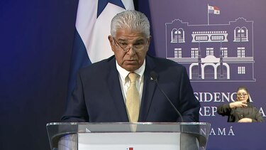 Tres migrantes deportados de Estados Unidos solicitan refugio en Panamá