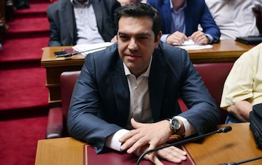 Gobierno griego sufre bajas antes de voto sobre rescate