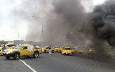 Taxistas protestaron en Colón para exigir la legalización de cupos