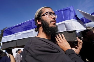 Israel votará este viernes el alto el fuego; Hamás dice que las discrepancias se han resuelto