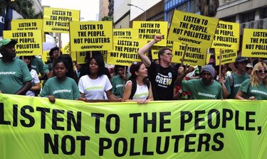 Activistas de Greenpeace penetran en planta atómica en Francia