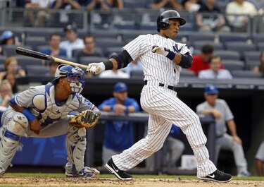 Canó y Nova ayudan a Yankees a vencer a Reales