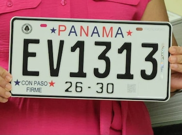 Mayer Mizrachi se deslinda de polémica por lema en nuevas placas vehiculares