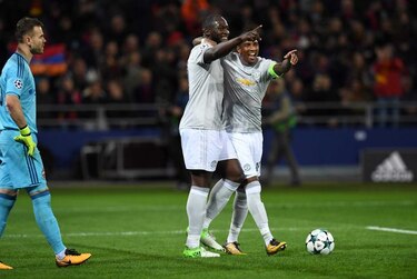 Manchester United y Lukaku también pisan fuerte