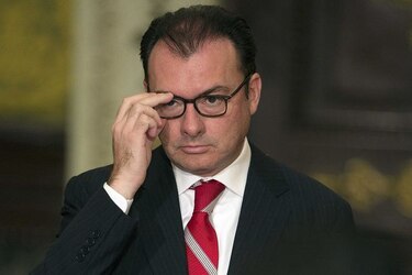 México inhabilita para el servicio público al excanciller Luis Videgaray
