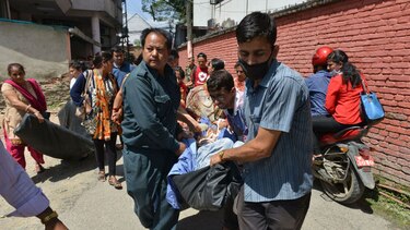 Al menos 57 muertos en otro gran sismo en Nepal
