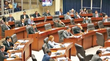Diputados gastan 239 mil 663 dólares en viajes al exterior