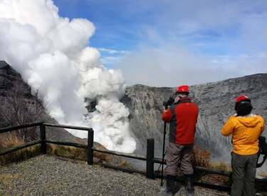 Volcán Turrialba reduce actividad; Costa Rica se mantiene en alerta