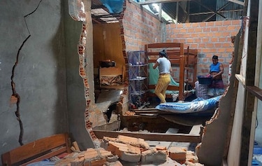 Al menos un muerto y 26 heridos tras sismo de 8 grados en Perú