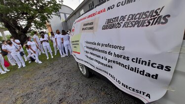 Estudiantes becados se quejan porque no reciben clases 