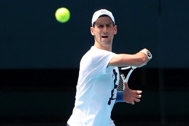 Francia advierte a Novak Djokovic que debe estar vacunado