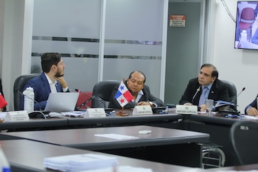 Aprueban traslados de partidas al Minsa por un monto de $22.5 millones