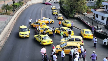 Taxistas protestan contra Uber y la inseguridad