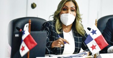 Corte Suprema concede amparo y elimina multa a la diputada Yanibel Ábrego