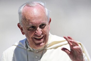 El papa Francisco cancela compromisos por resfrío