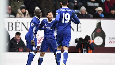 Chelsea empata con Burnley y amplía a diez puntos su ventaja